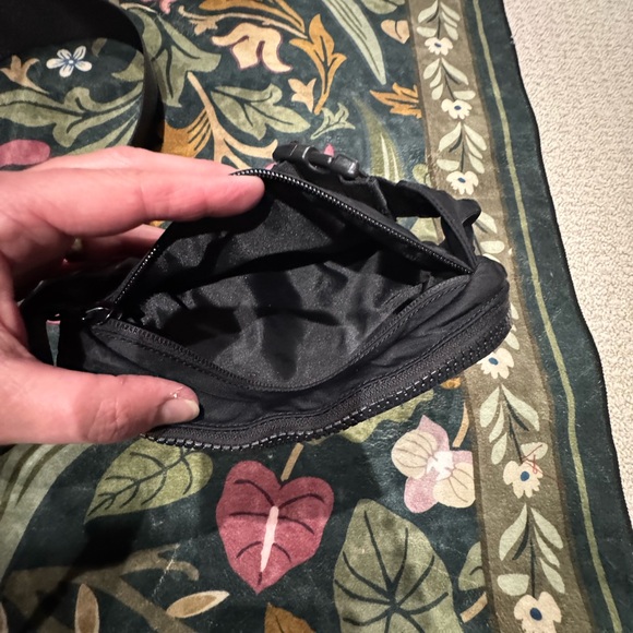 lululemon athletica Black Bag - Picture 5 of 6